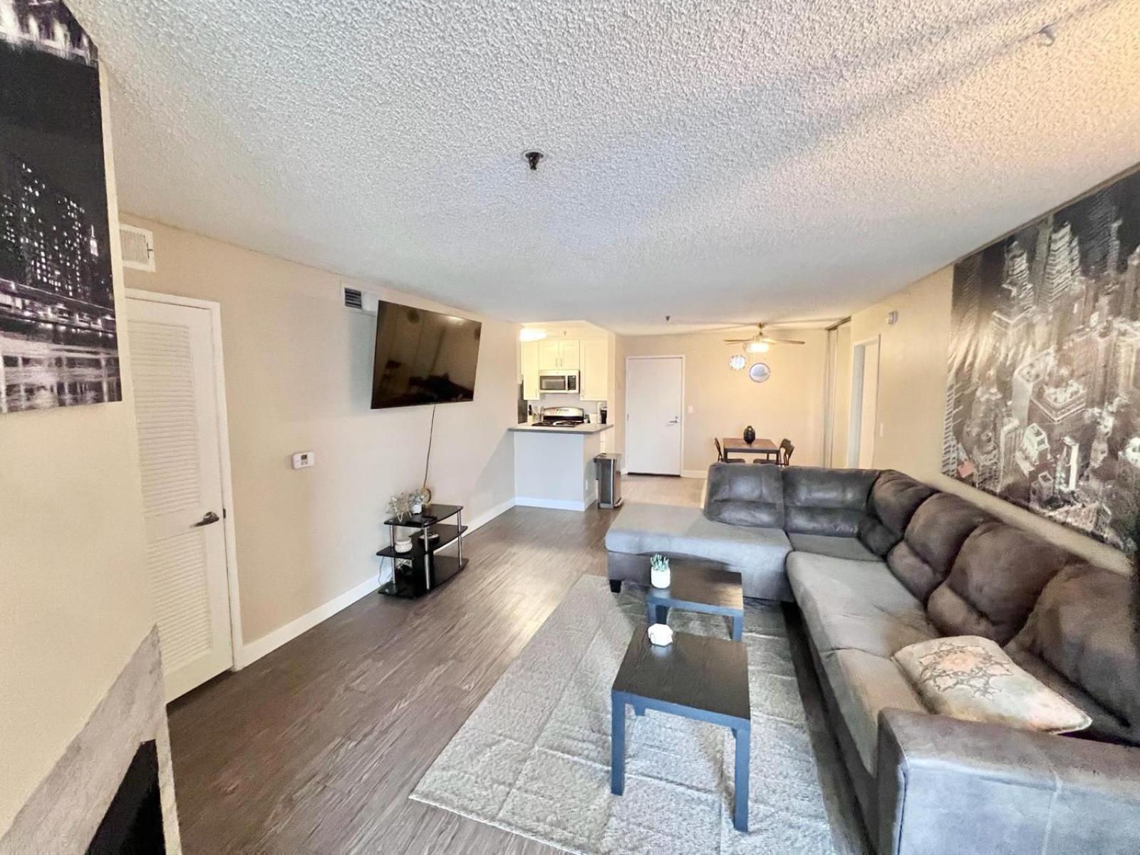 Hollywood Two Bedroom & Free Two Parking Spots Apartment Лос Анджелис Екстериор снимка