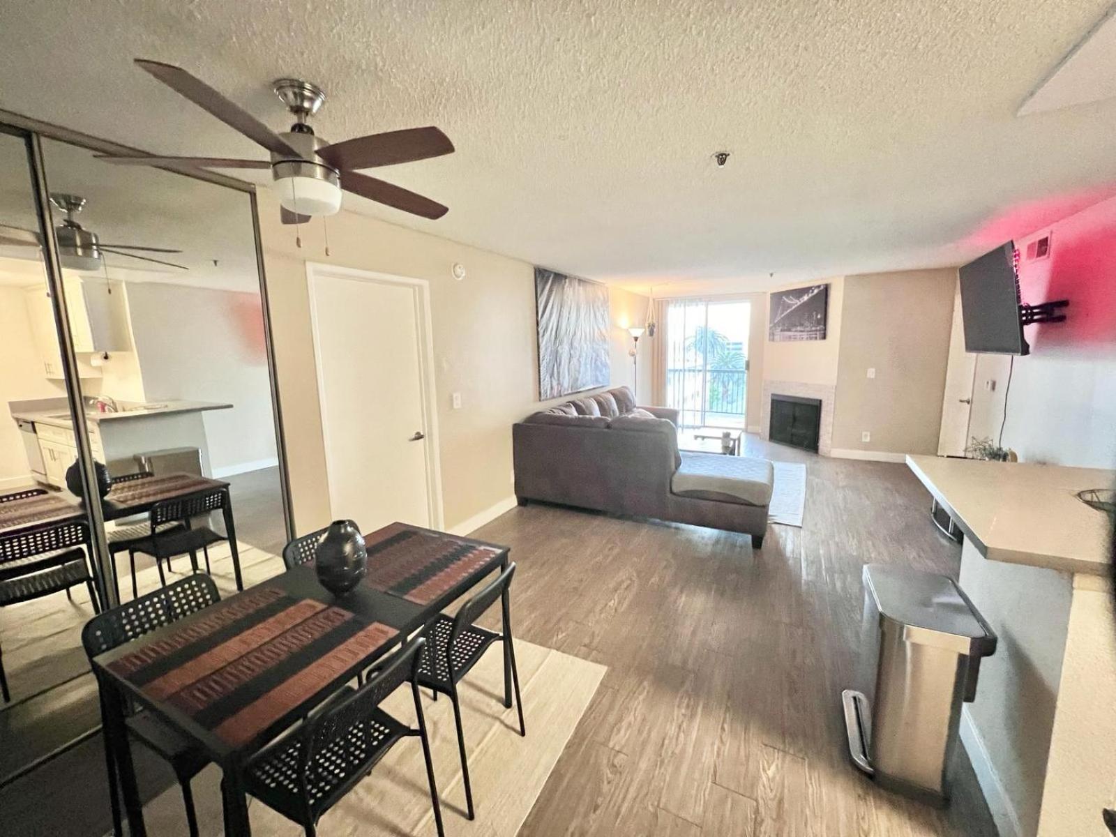 Hollywood Two Bedroom & Free Two Parking Spots Apartment Лос Анджелис Екстериор снимка